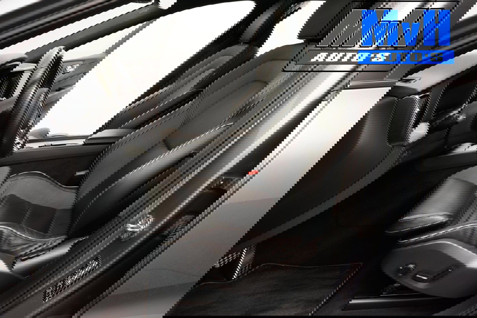 Volvo XC60 2.0 Recharge T6 AWD R-Design|PANO|H/K AUDIO|TREKH