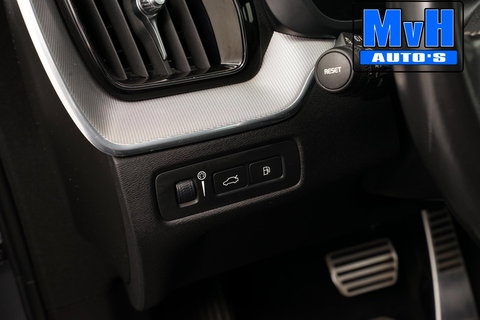 Volvo XC60 2.0 Recharge T6 AWD R-Design|PANO|H/K AUDIO|TREKH