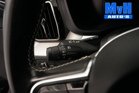 Volvo XC60 2.0 Recharge T6 AWD R-Design|PANO|H/K AUDIO|TREKH