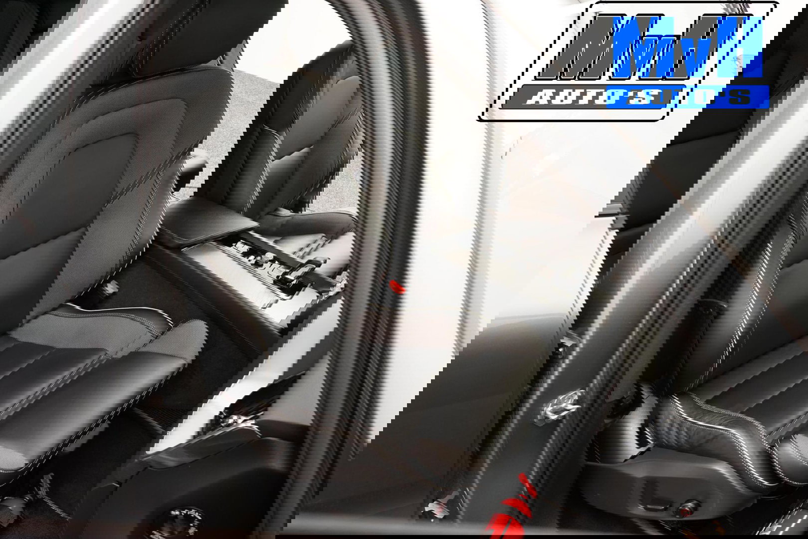 Volvo XC60 2.0 Recharge T6 AWD R-Design|PANO|H/K AUDIO|TREKH