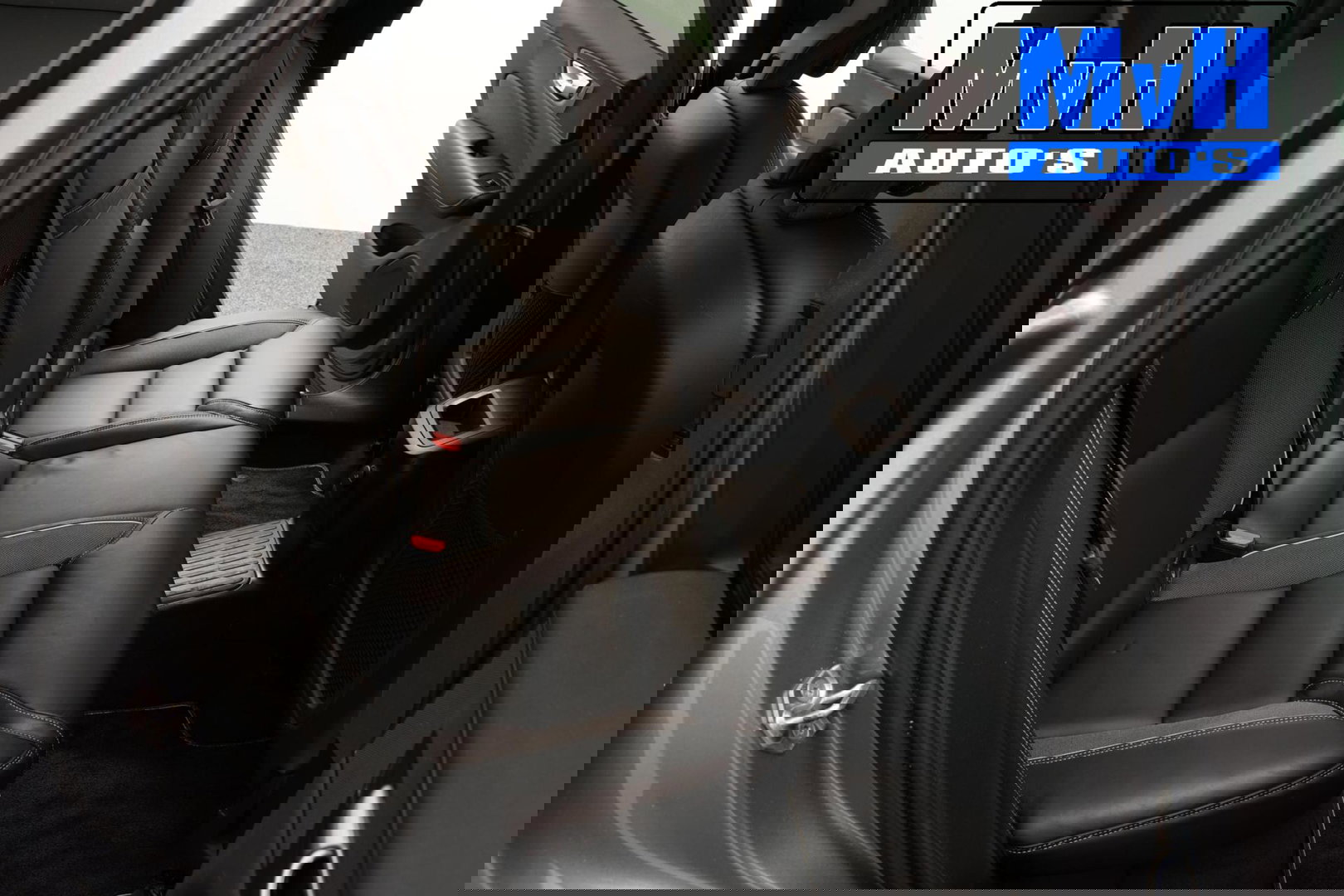 Volvo XC60 2.0 Recharge T6 AWD R-Design|PANO|H/K AUDIO|TREKH