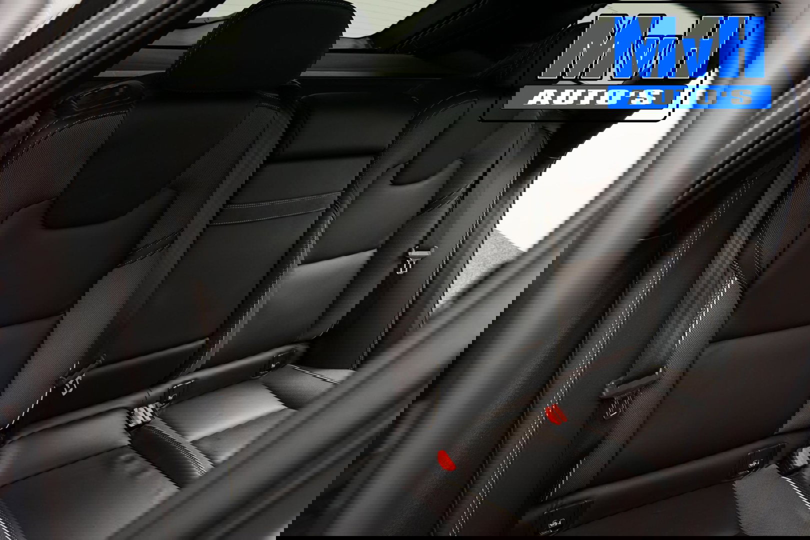 Volvo XC60 2.0 Recharge T6 AWD R-Design|PANO|H/K AUDIO|TREKH