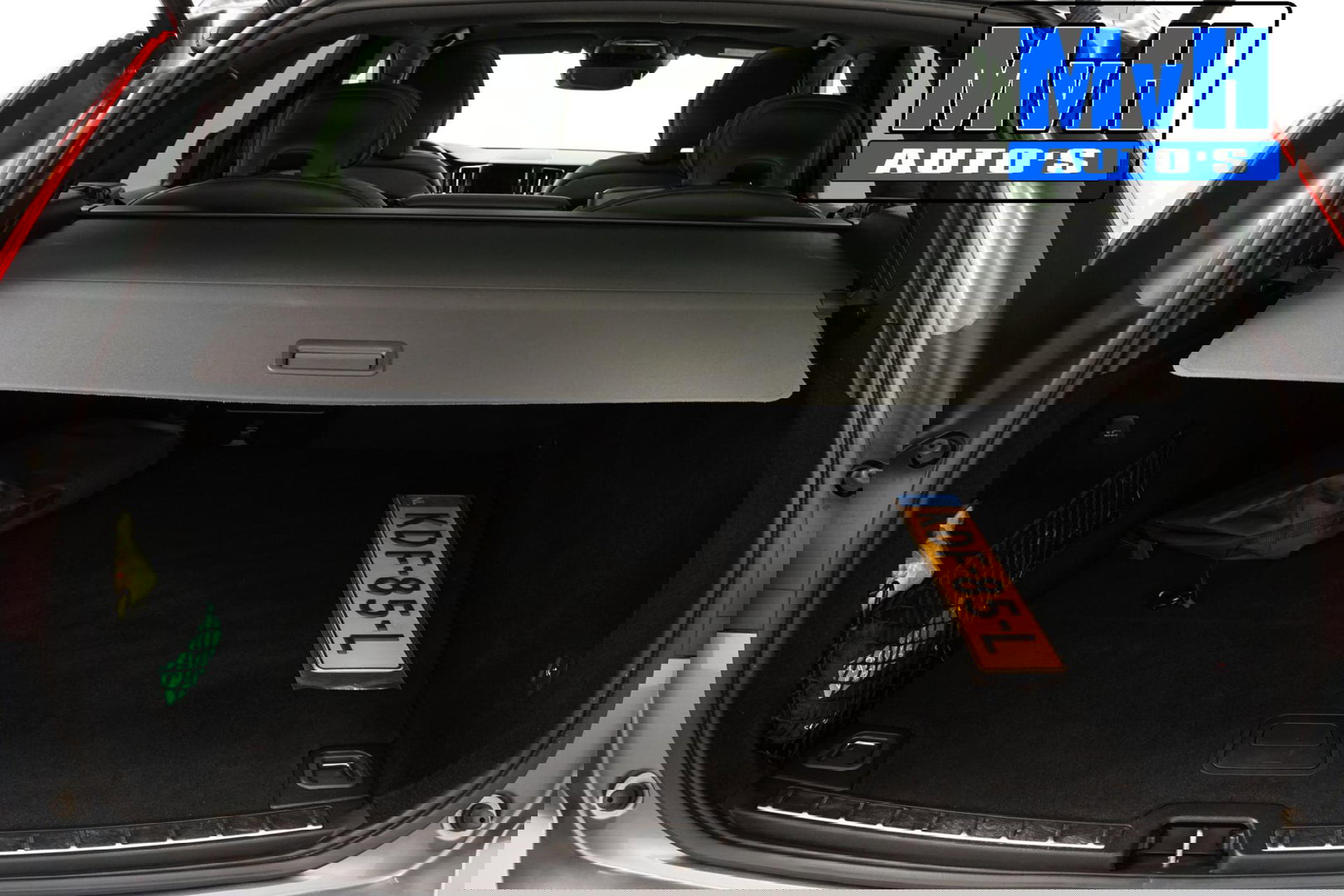 Volvo XC60 2.0 Recharge T6 AWD R-Design|PANO|H/K AUDIO|TREKH