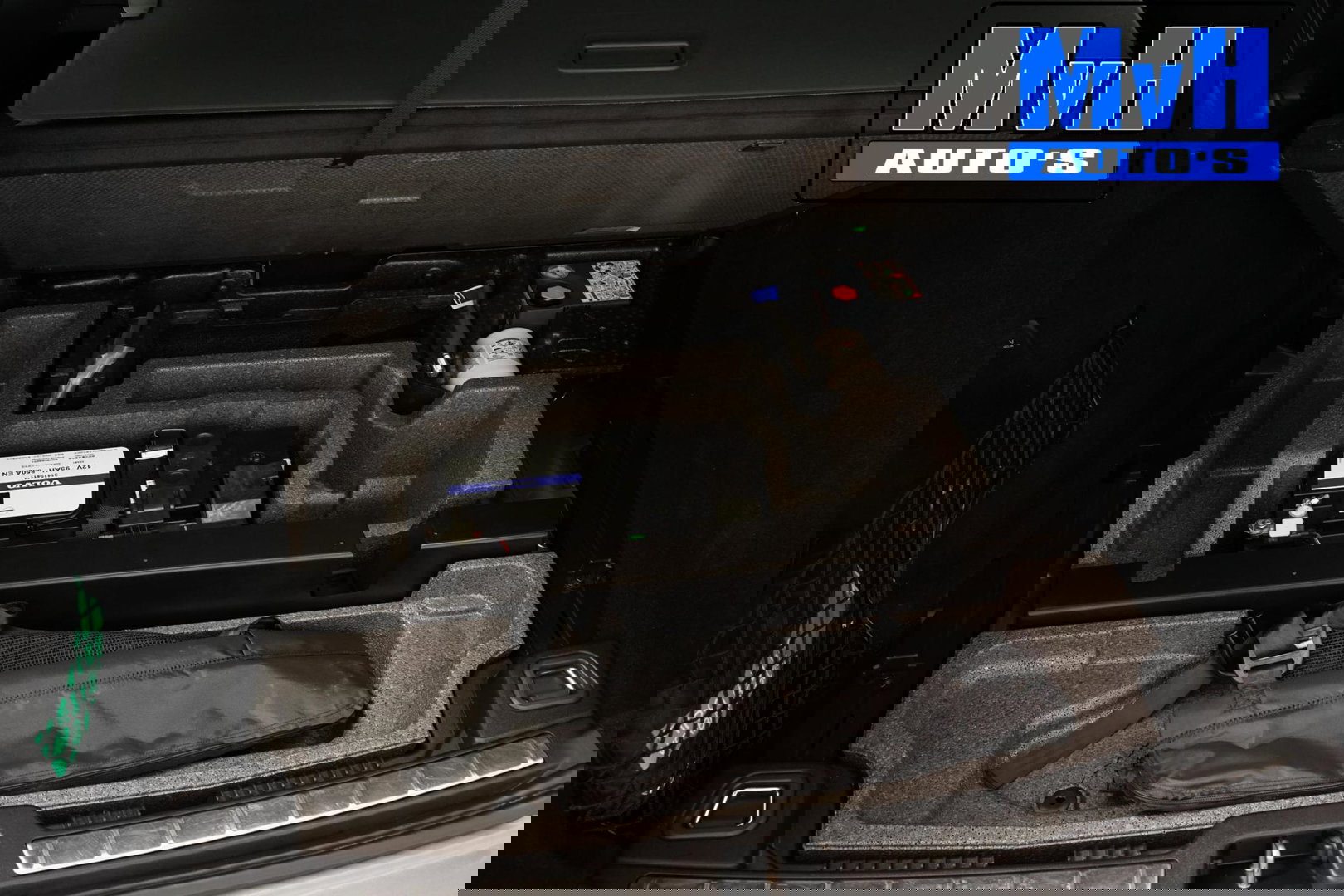 Volvo XC60 2.0 Recharge T6 AWD R-Design|PANO|H/K AUDIO|TREKH