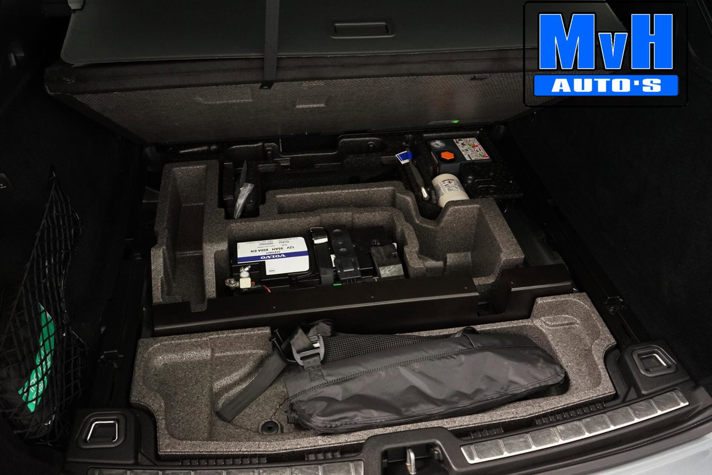 Volvo XC60 2.0 Recharge T6 AWD R-Design|PANO|H/K AUDIO|TREKH