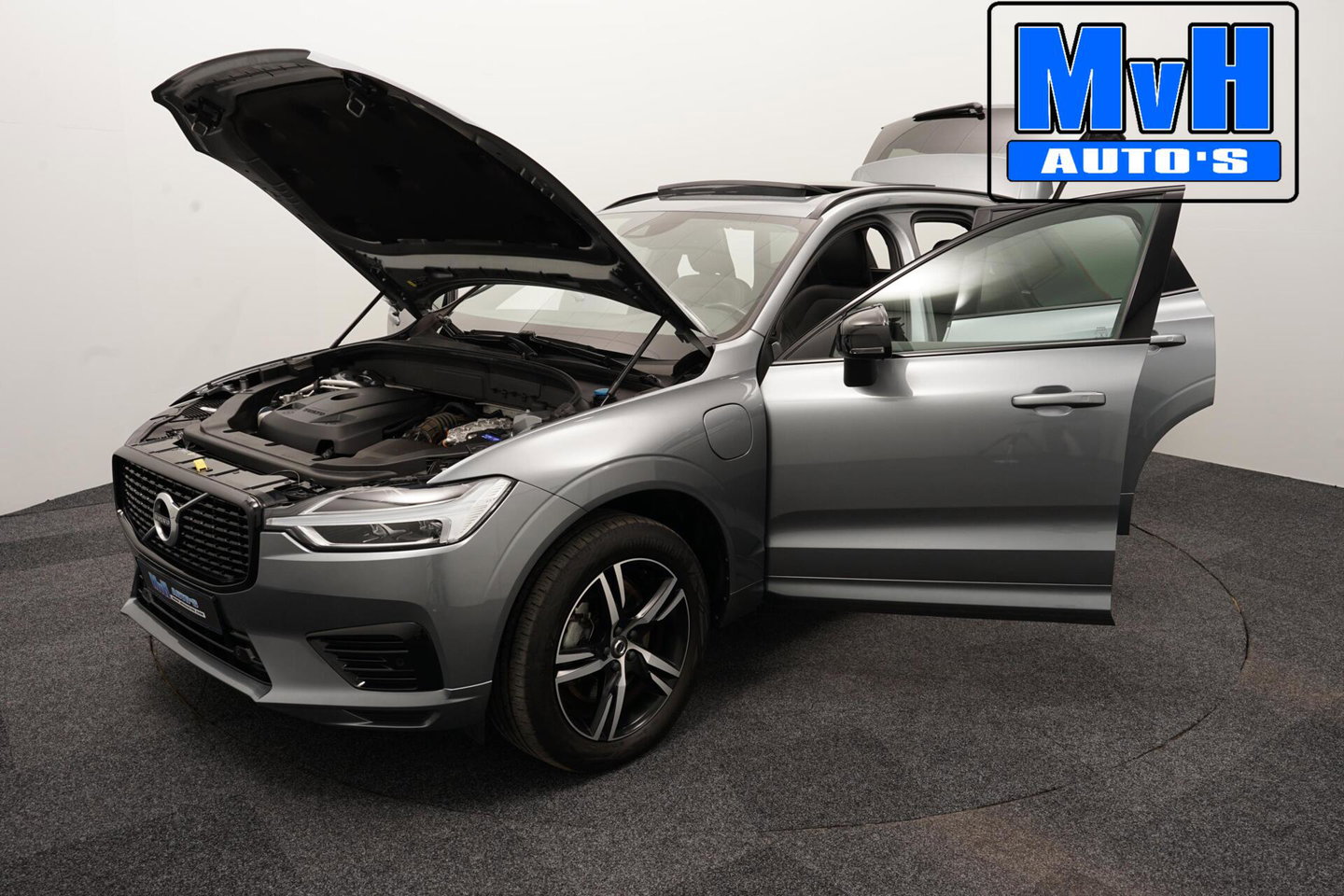 Volvo XC60 2.0 Recharge T6 AWD R-Design|PANO|H/K AUDIO|TREKH