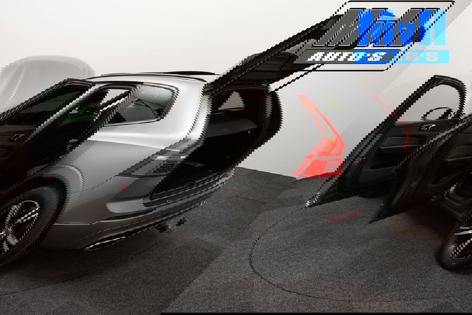 Volvo XC60 2.0 Recharge T6 AWD R-Design|PANO|H/K AUDIO|TREKH