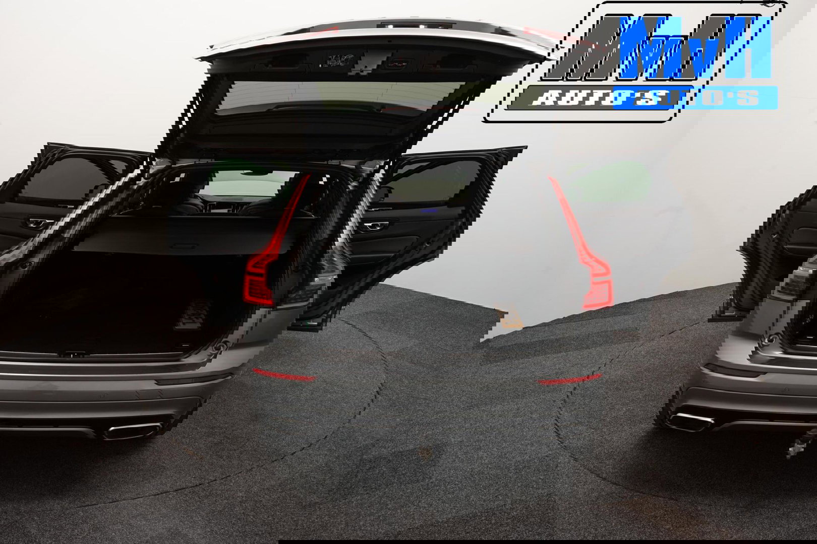 Volvo XC60 2.0 Recharge T6 AWD R-Design|PANO|H/K AUDIO|TREKH