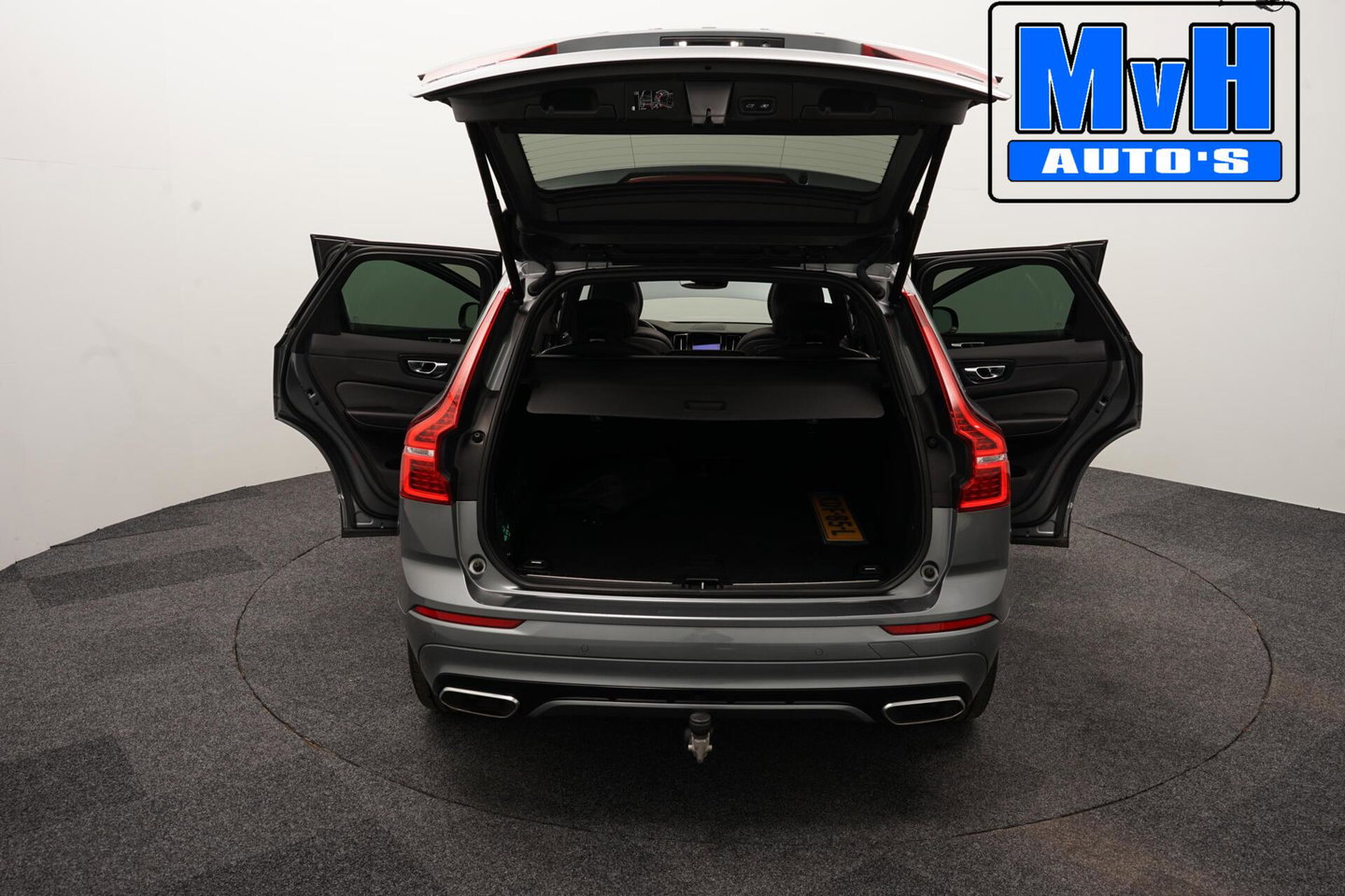 Volvo XC60 2.0 Recharge T6 AWD R-Design|PANO|H/K AUDIO|TREKH