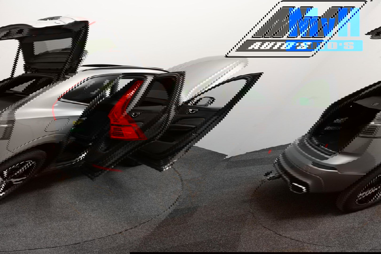 Volvo XC60 2.0 Recharge T6 AWD R-Design|PANO|H/K AUDIO|TREKH