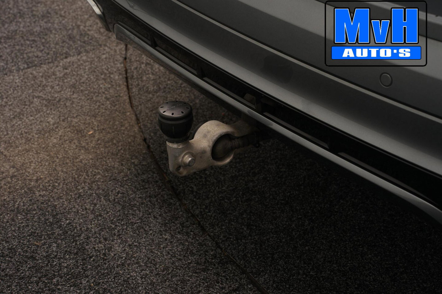 Volvo XC60 2.0 Recharge T6 AWD R-Design|PANO|H/K AUDIO|TREKH