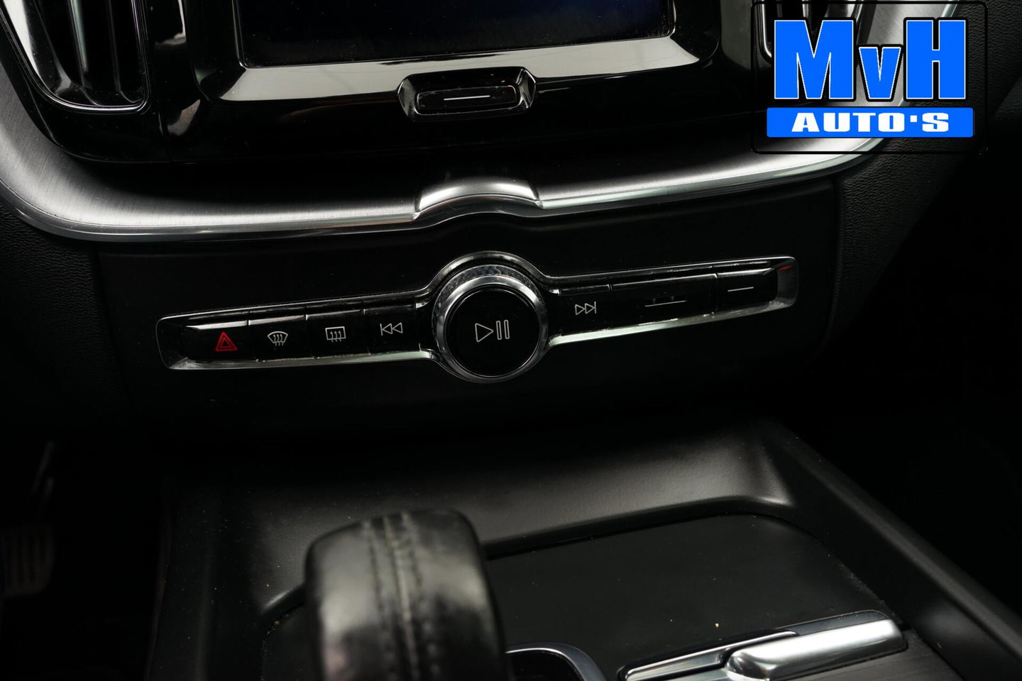 Volvo XC60 2.0 Recharge T6 AWD Business Pro|PANO|LUXE!|TREKH