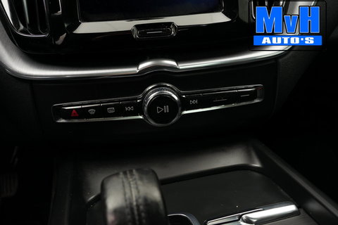 Volvo XC60 2.0 Recharge T6 AWD Business Pro|PANO|LUXE!|TREKH