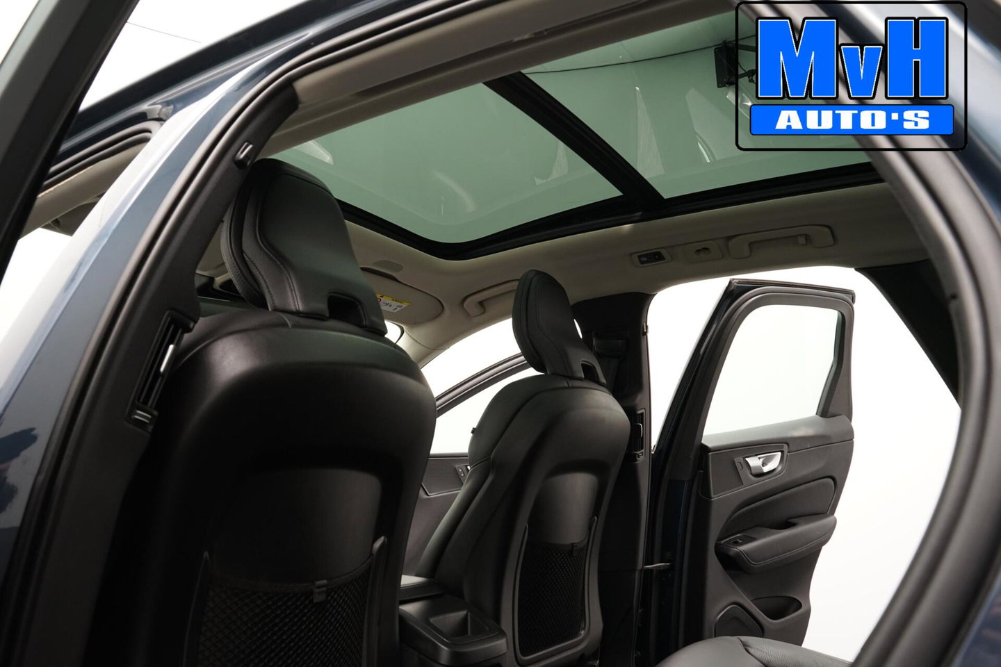 Volvo XC60 2.0 Recharge T6 AWD Business Pro|PANO|LUXE!|TREKH