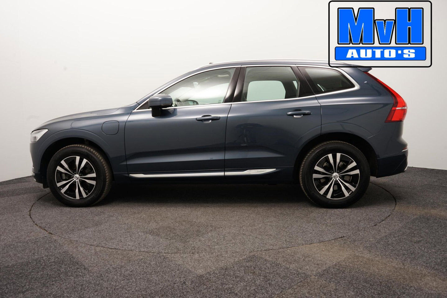 Volvo XC60 2.0 Recharge T6 AWD Business Pro|PANO|LUXE!|TREKH