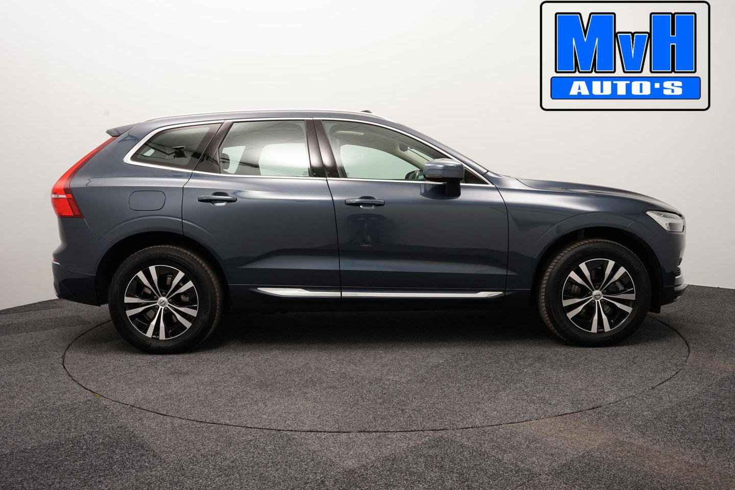 Volvo XC60 2.0 Recharge T6 AWD Business Pro|PANO|LUXE!|TREKH