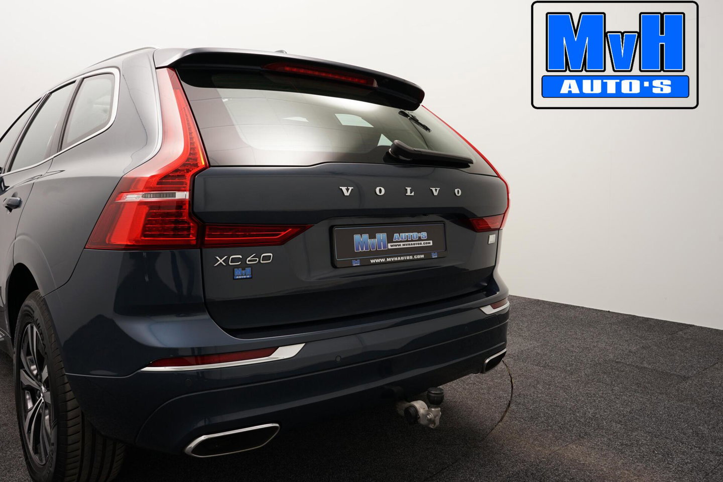 Volvo XC60 2.0 Recharge T6 AWD Business Pro|PANO|LUXE!|TREKH