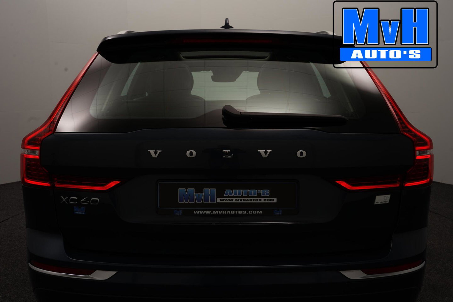 Volvo XC60 2.0 Recharge T6 AWD Business Pro|PANO|LUXE!|TREKH