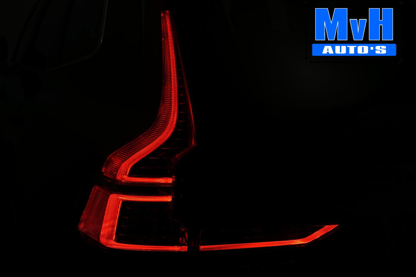 Volvo XC60 2.0 Recharge T6 AWD Business Pro|PANO|LUXE!|TREKH