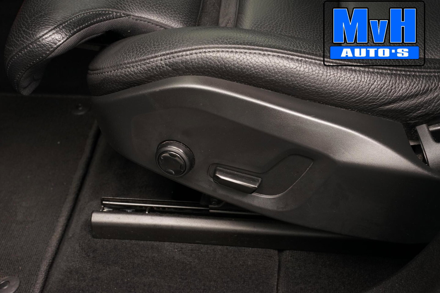 Volvo XC60 2.0 Recharge T6 AWD Business Pro|PANO|LUXE!|TREKH