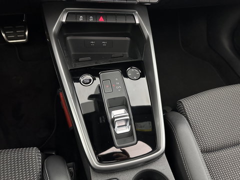 Audi A3 Limousine 35 TFSI S-Line Edition (INCL-BTW) Aut. *PANO | LEATHER-FABRIC | FULL-LED | AMBIENTLIGHT | SPORTSEATS | DIGI-COCKPIT | NAVI-FULLMAP | PRIVACYGLASS | SHIFTPADDLES | DAB+ | ADAPTIVE-CRUISE | 17"ALU*