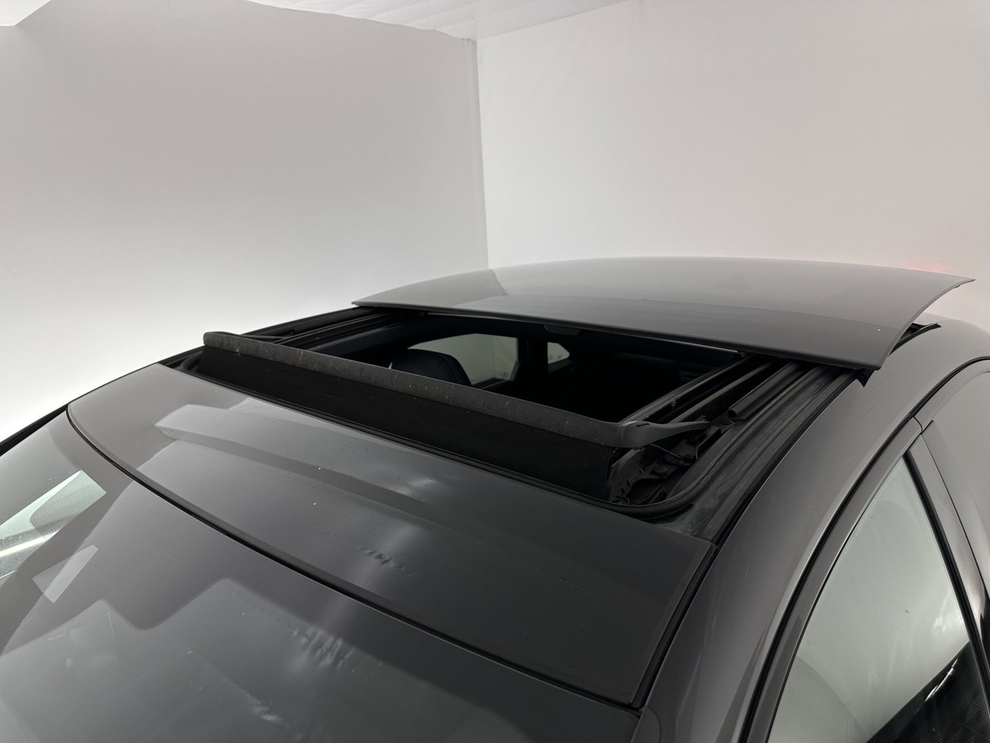 Audi A3 Limousine 35 TFSI S-Line Edition (INCL-BTW) Aut. *PANO | LEATHER-FABRIC | FULL-LED | AMBIENTLIGHT | SPORTSEATS | DIGI-COCKPIT | NAVI-FULLMAP | PRIVACYGLASS | SHIFTPADDLES | DAB+ | ADAPTIVE-CRUISE | 17"ALU*