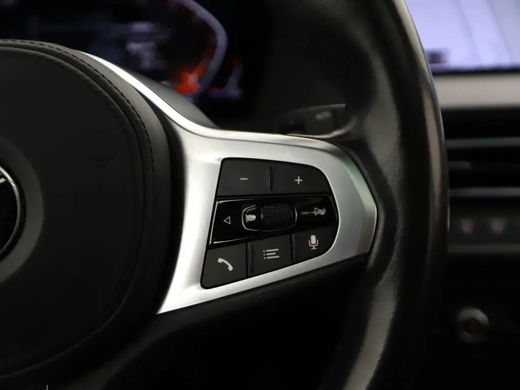 BMW 1 Serie 118i M-Sport Pano H/K Leer Sfeer Carplay NAP