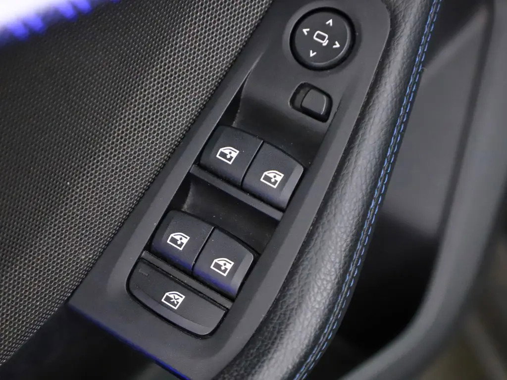 BMW 1 Serie 118i M-Sport Pano H/K Leer Sfeer Carplay NAP