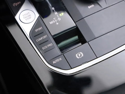 BMW 1 Serie 118i M-Sport Pano H/K Leer Sfeer Carplay NAP