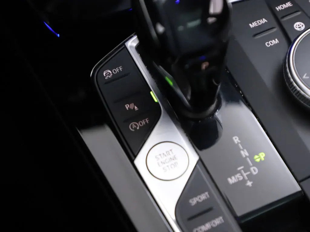 BMW 1 Serie 118i M-Sport Pano H/K Leer Sfeer Carplay NAP