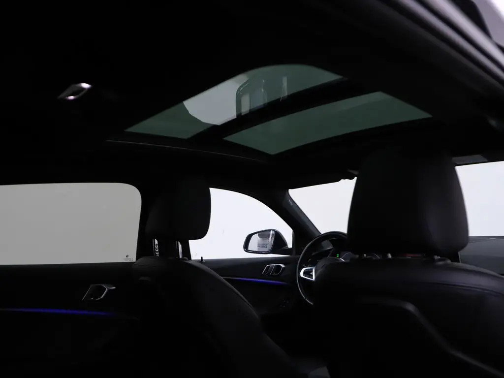 BMW 1 Serie 118i M-Sport Pano H/K Leer Sfeer Carplay NAP