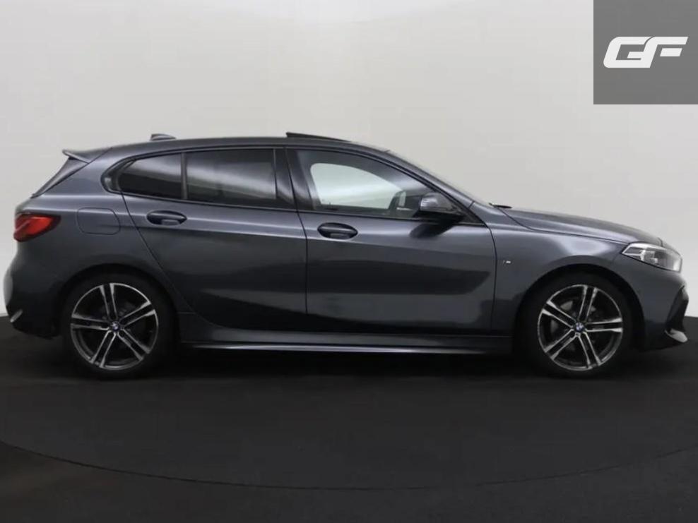 BMW 1 Serie 118i M-Sport Pano H/K Leer Sfeer Carplay NAP