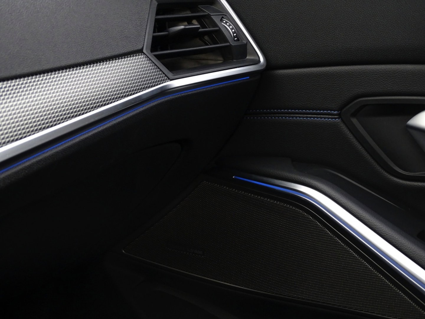 BMW 3 Serie Touring 330e 292PK High Exc. / M-Sport Individual / laser