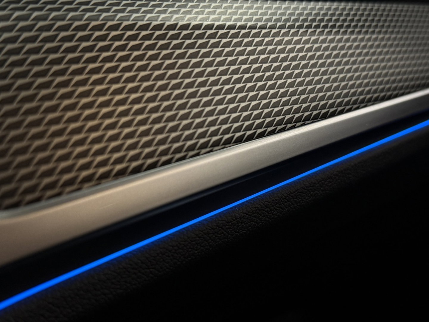 BMW 3 Serie Touring 330e 292PK High Exc. / M-Sport Individual / laser