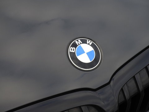 BMW 3 Serie Touring 330e 292PK High Exc. / M-Sport Individual / laser