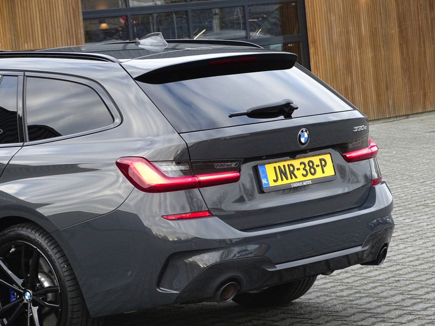 BMW 3 Serie Touring 330e 292PK High Exc. / M-Sport Individual / laser