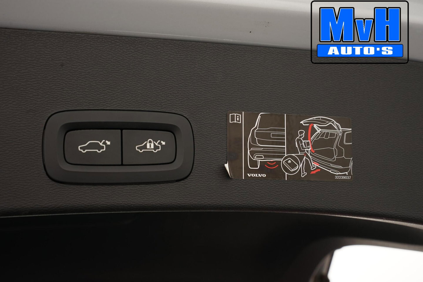 Volvo XC40 1.5 T4 Recharge R-Design|PARELMOER|CAMERA|ACC|LED