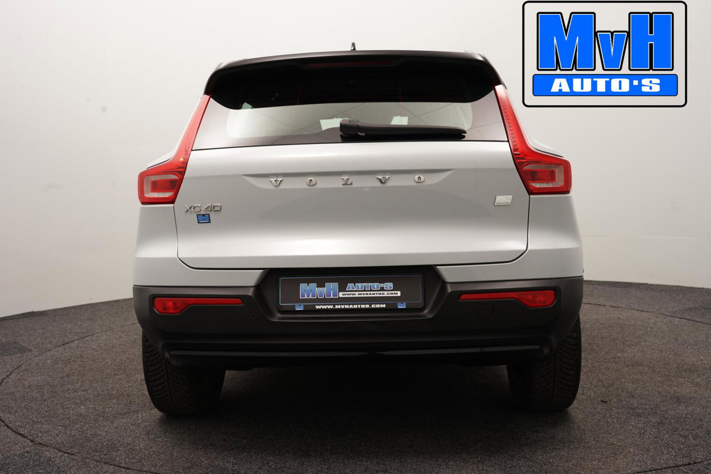 Volvo XC40 1.5 T4 Recharge R-Design|PARELMOER|CAMERA|ACC|LED