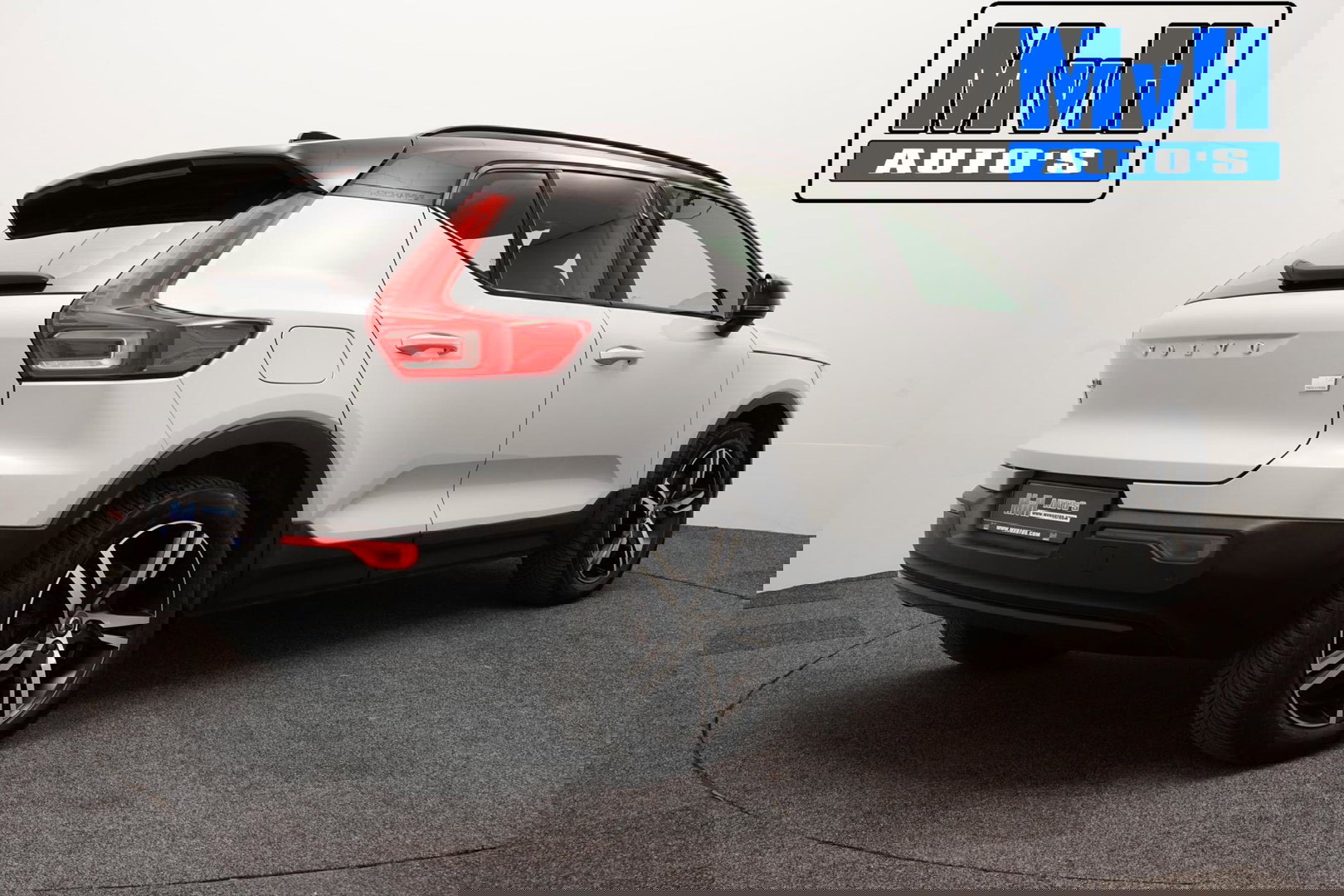 Volvo XC40 1.5 T4 Recharge R-Design|PARELMOER|CAMERA|ACC|LED