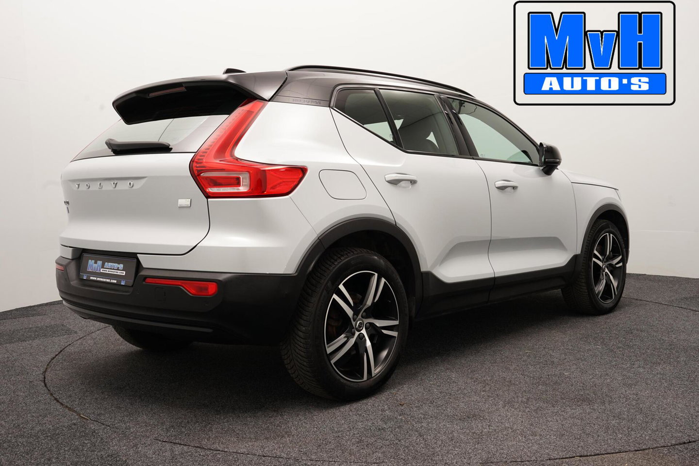 Volvo XC40 1.5 T4 Recharge R-Design|PARELMOER|CAMERA|ACC|LED
