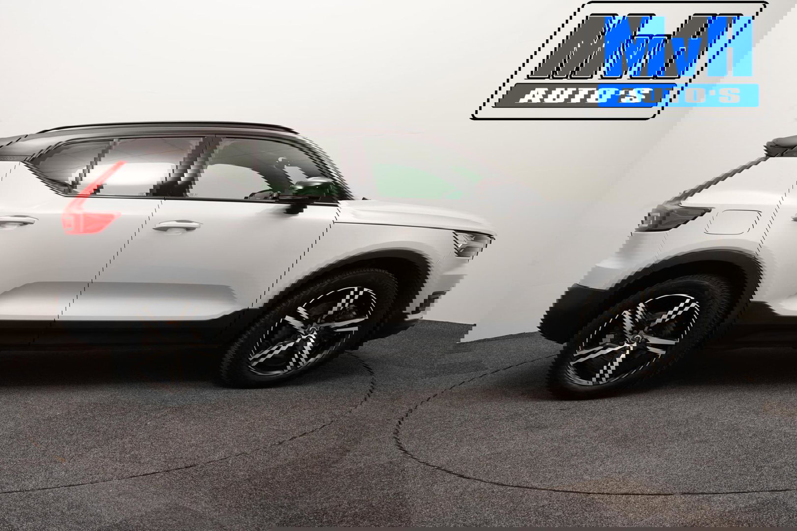 Volvo XC40 1.5 T4 Recharge R-Design|PARELMOER|CAMERA|ACC|LED