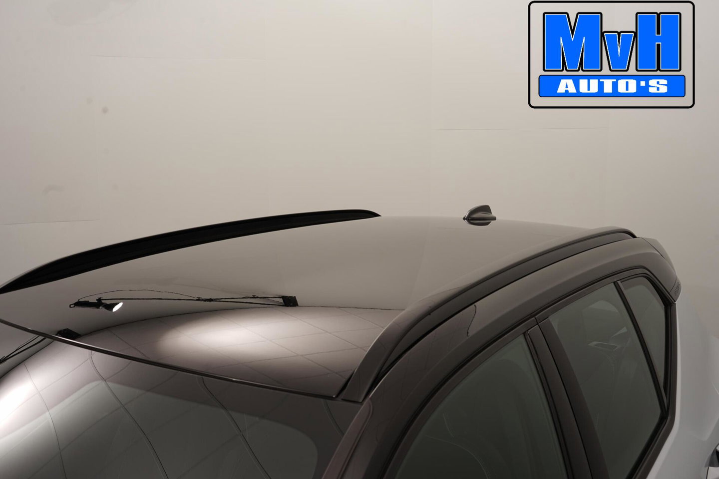 Volvo XC40 1.5 T4 Recharge R-Design|PARELMOER|CAMERA|ACC|LED