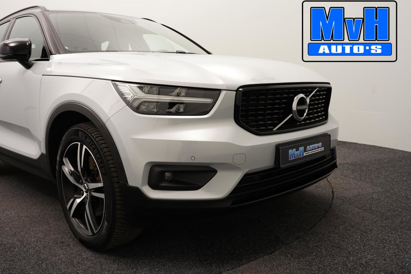 Volvo XC40 1.5 T4 Recharge R-Design|PARELMOER|CAMERA|ACC|LED
