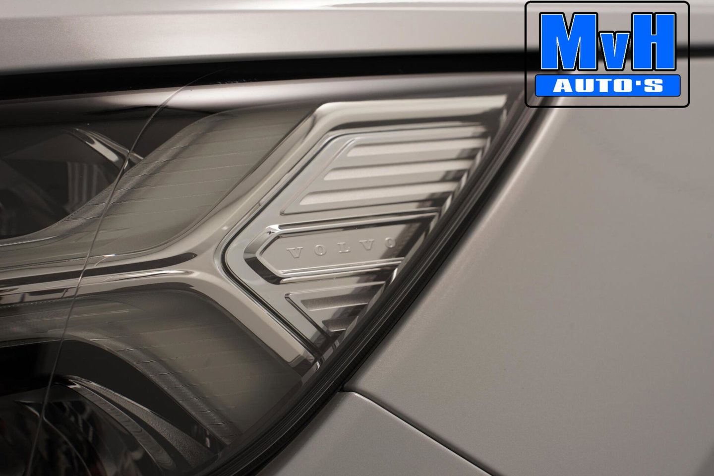 Volvo XC40 1.5 T4 Recharge R-Design|PARELMOER|CAMERA|ACC|LED