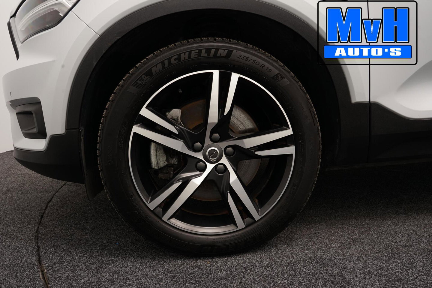 Volvo XC40 1.5 T4 Recharge R-Design|PARELMOER|CAMERA|ACC|LED