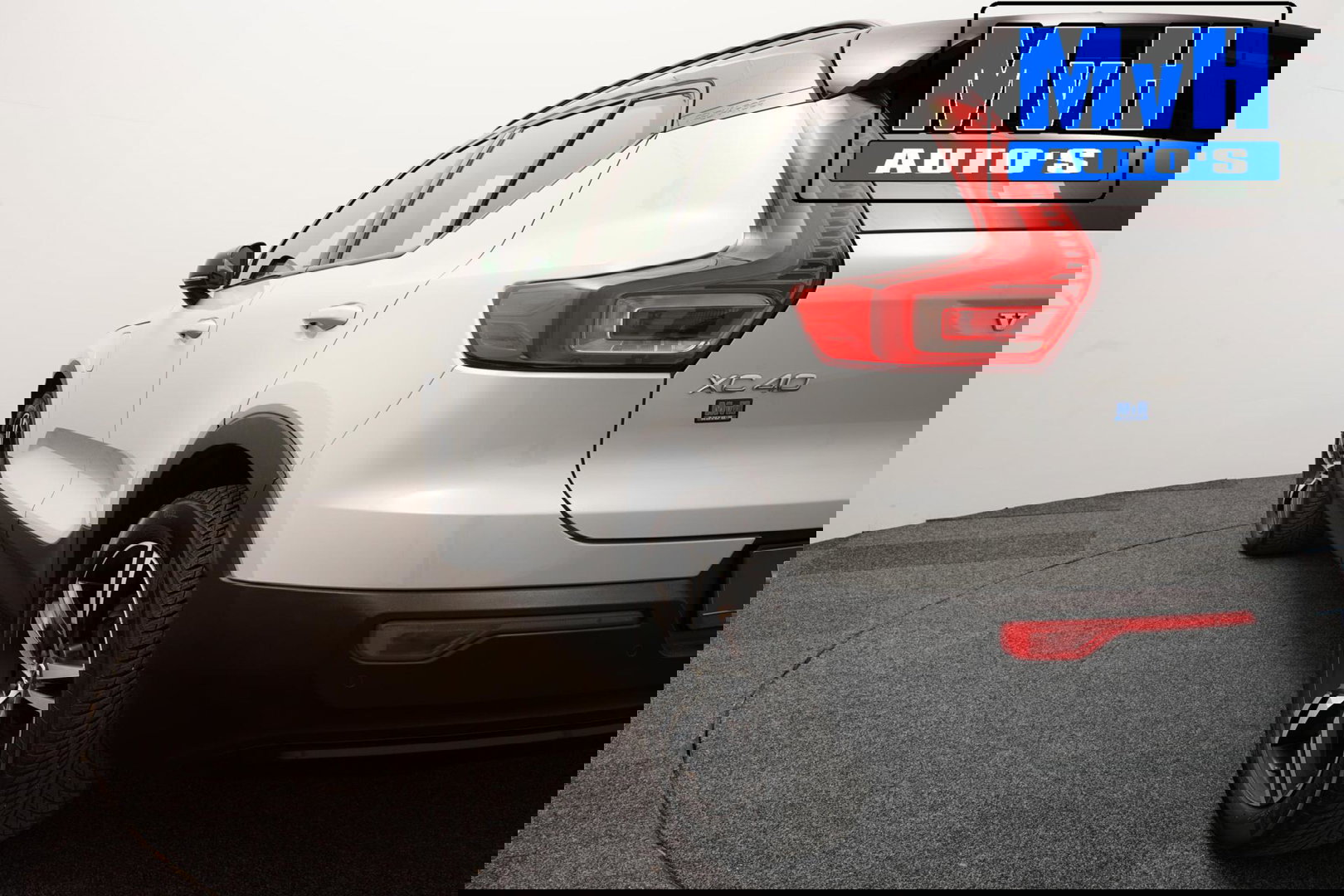 Volvo XC40 1.5 T4 Recharge R-Design|PARELMOER|CAMERA|ACC|LED