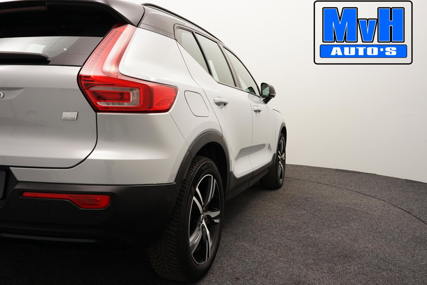 Volvo XC40 1.5 T4 Recharge R-Design|PARELMOER|CAMERA|ACC|LED