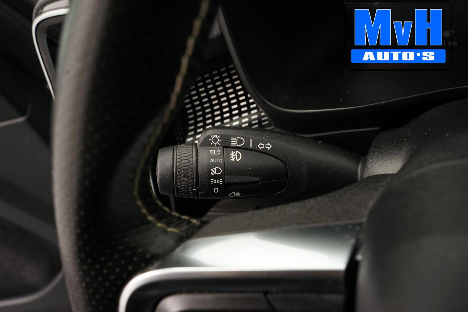 Volvo XC40 1.5 T4 Recharge R-Design|PARELMOER|CAMERA|ACC|LED