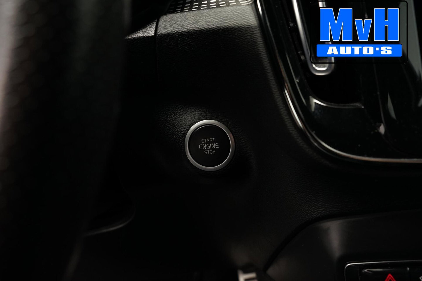 Volvo XC40 1.5 T4 Recharge R-Design|PARELMOER|CAMERA|ACC|LED