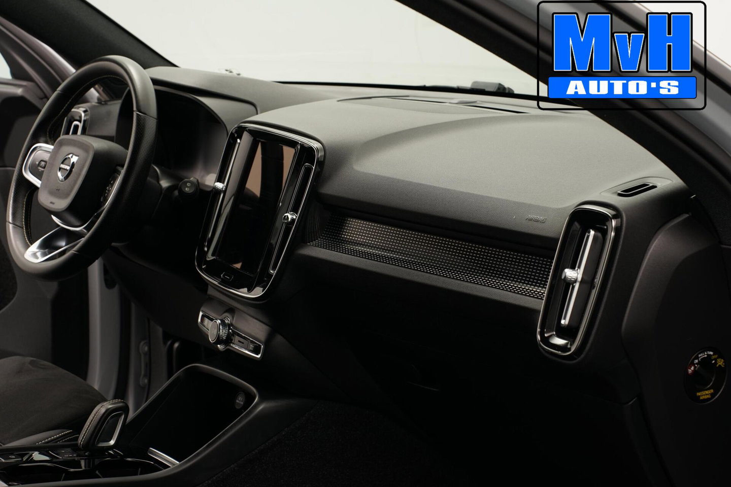 Volvo XC40 1.5 T4 Recharge R-Design|PARELMOER|CAMERA|ACC|LED